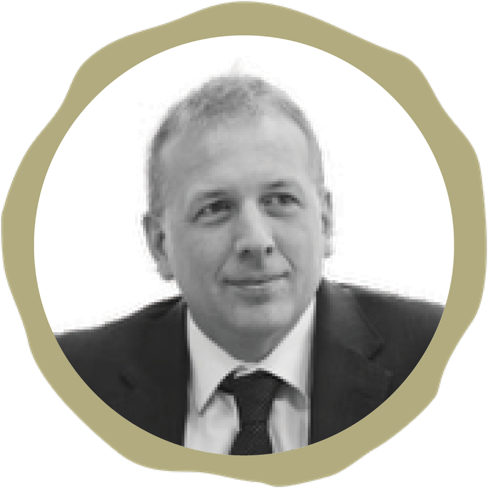 Alexander Gillington headshot